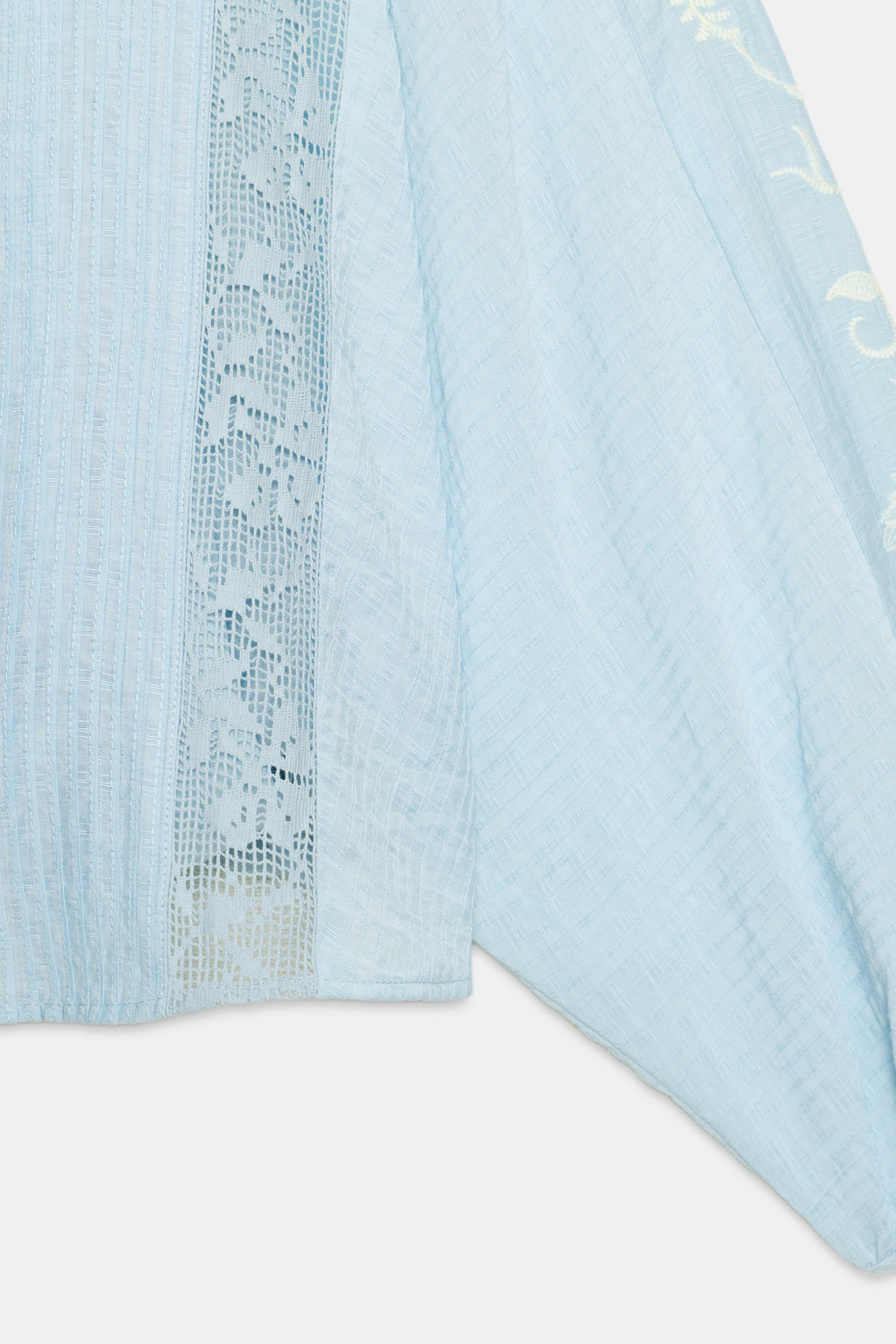 CONTRAST EMBROIDERED BLOUSE